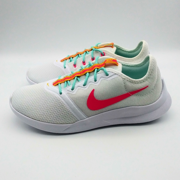 women's nike vtr sneakers